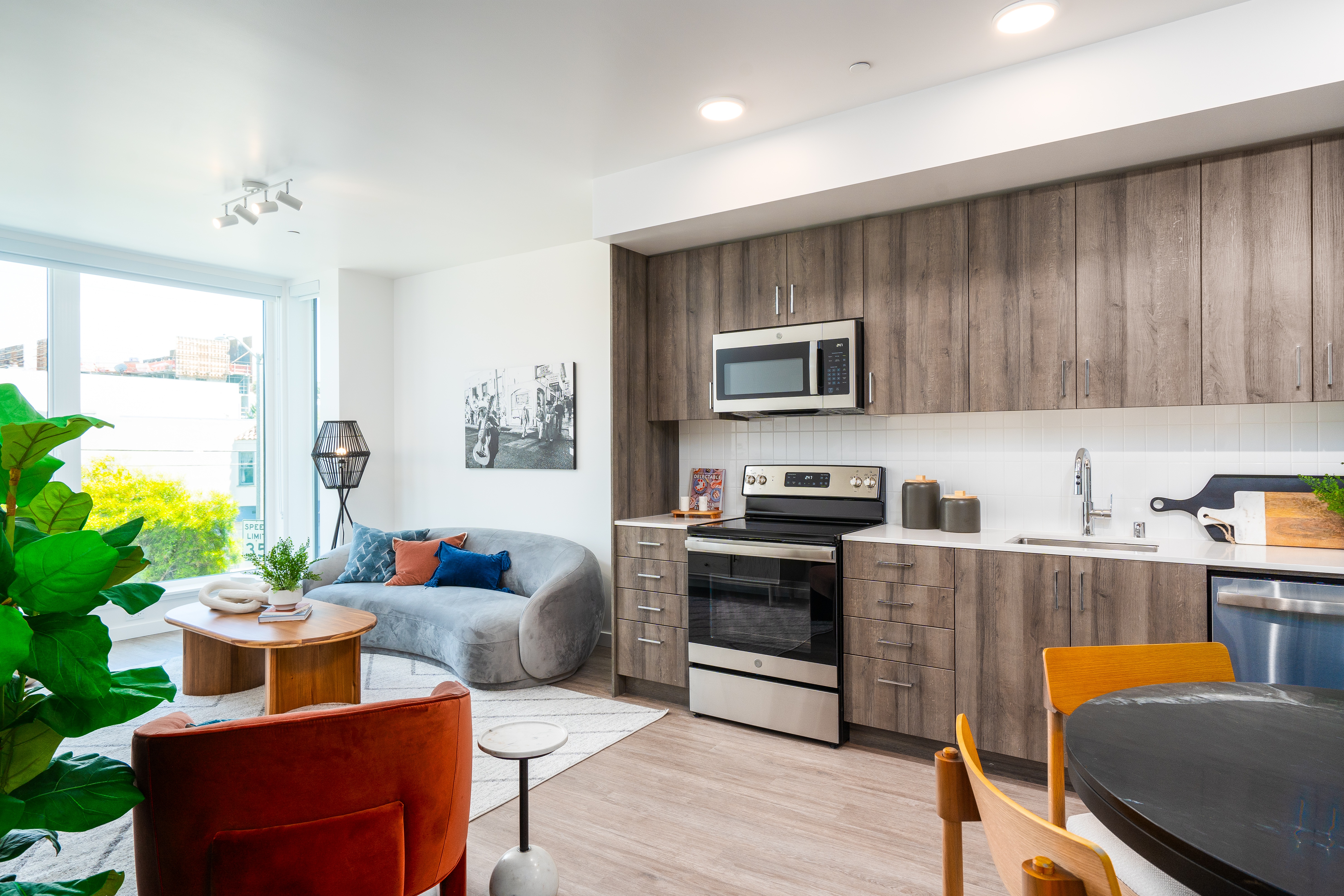 3BR/2BA Apartment on Ocean Avenue · San Francisco photo 2